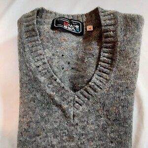 Muse High Fashion Womans Wool Vest.  Sz M Made in Tokyo Gray